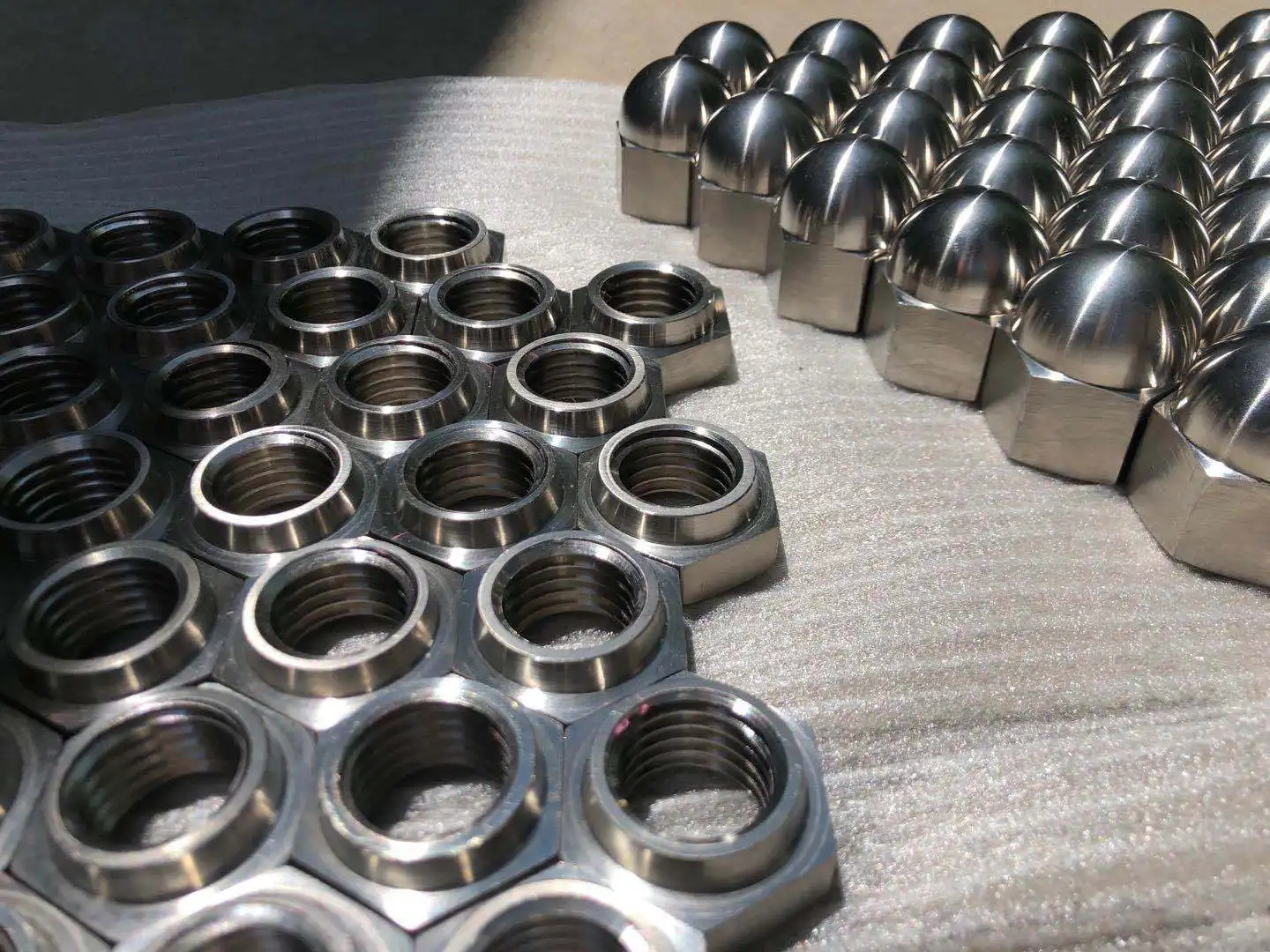 Titanium fasteners obtained by cold forming technology